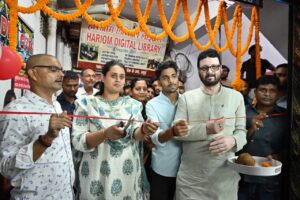 गोल्डन जिम का फीता काटकर उद्घाटन करती खेल मंत्री श्रेयसी सिंह